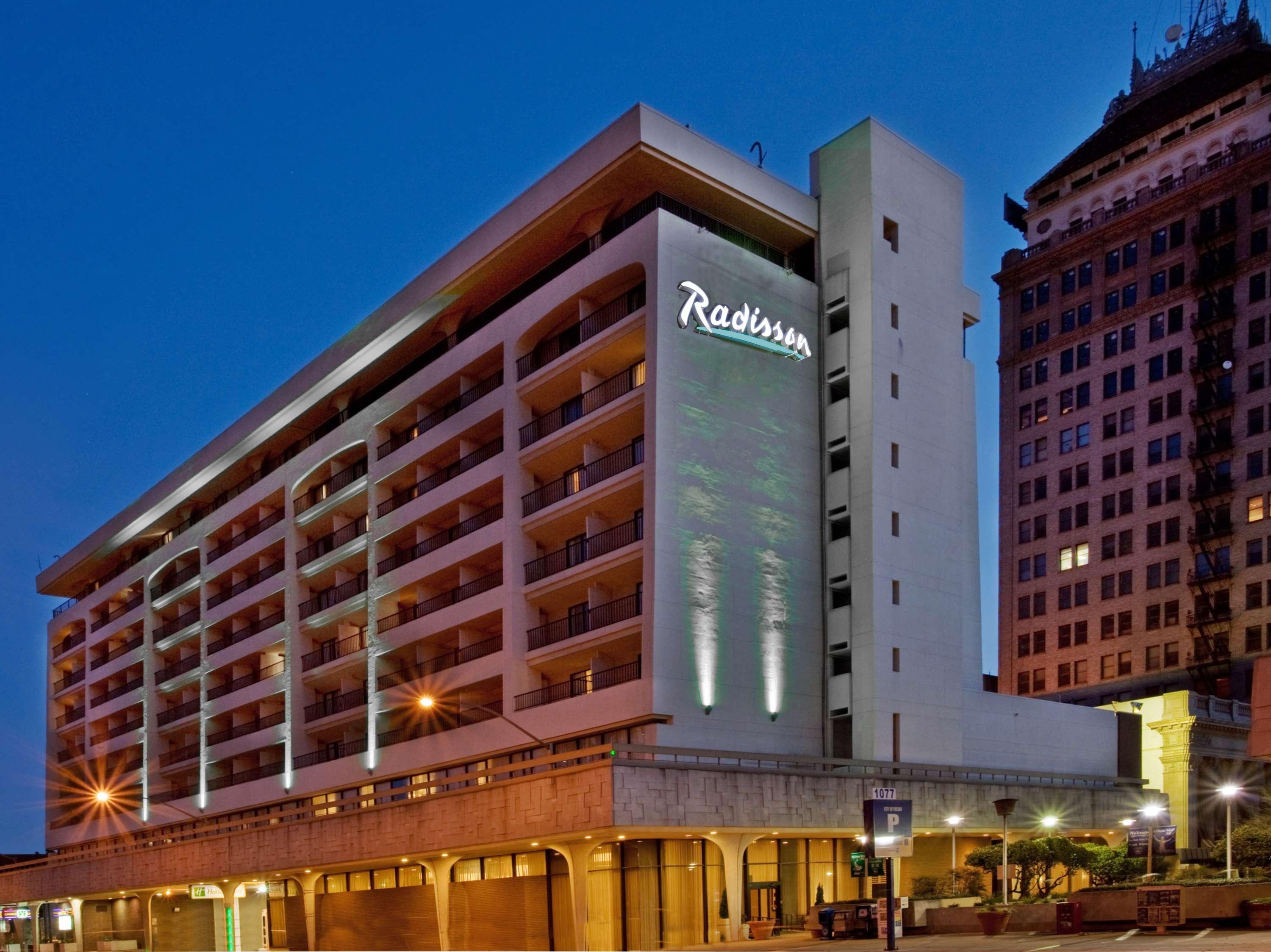 Radisson Hotel Fresno Conference Center Exteriér fotografie